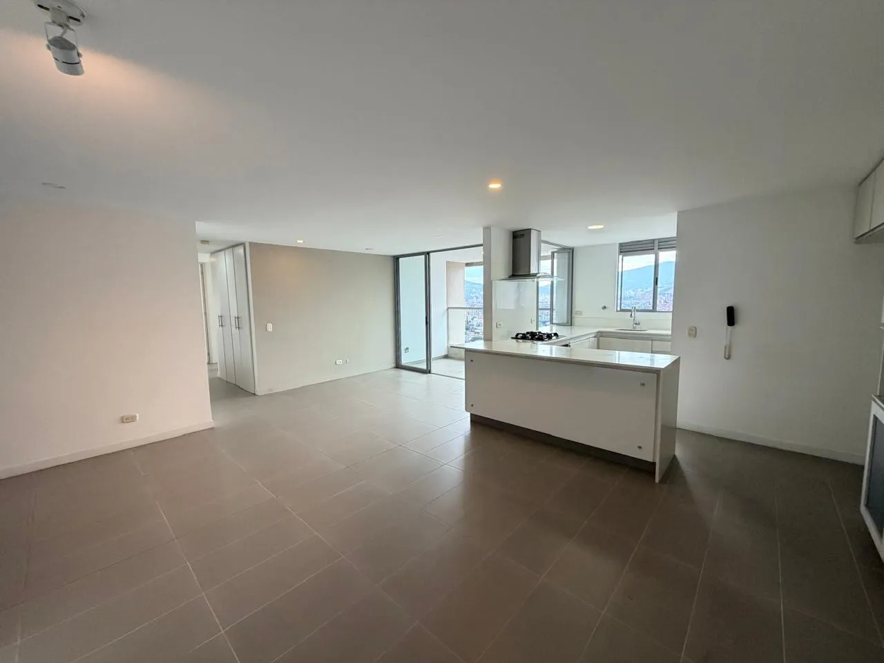 Apartamento en arriendo el poblado 